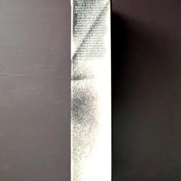 NWT Fenty Beauty Long Lasting Light As Air Liquid Foundation. - Picture 4 of 5